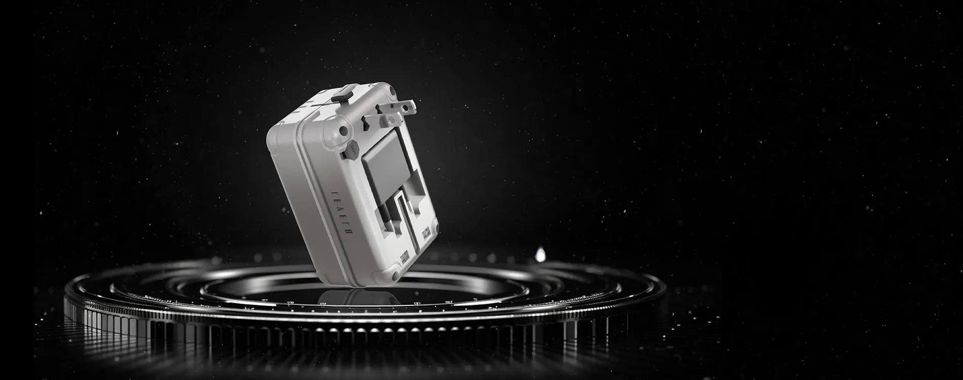 محول السفر بتصميم حقيبة السفر