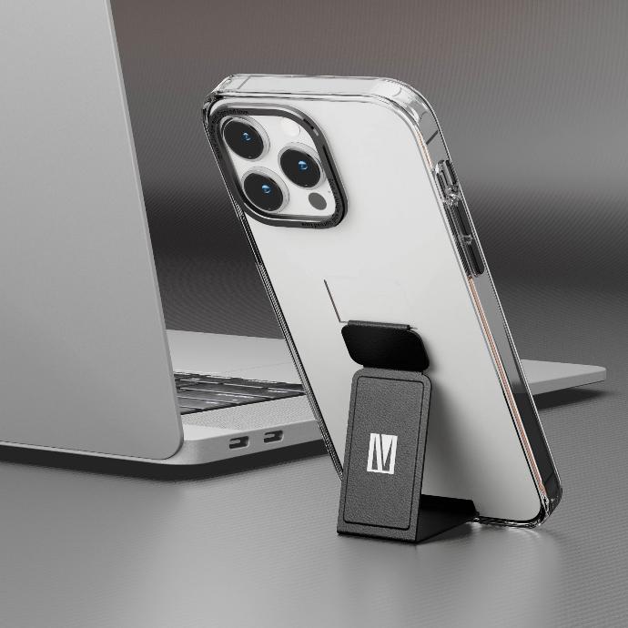alt="iphone 14 pro clear case with grip"